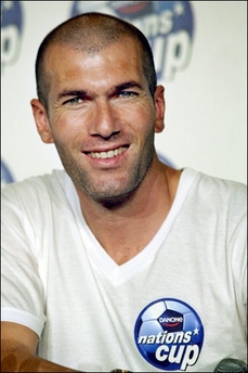 http://kenk3n.files.wordpress.com/2007/08/botak-zidane.jpg